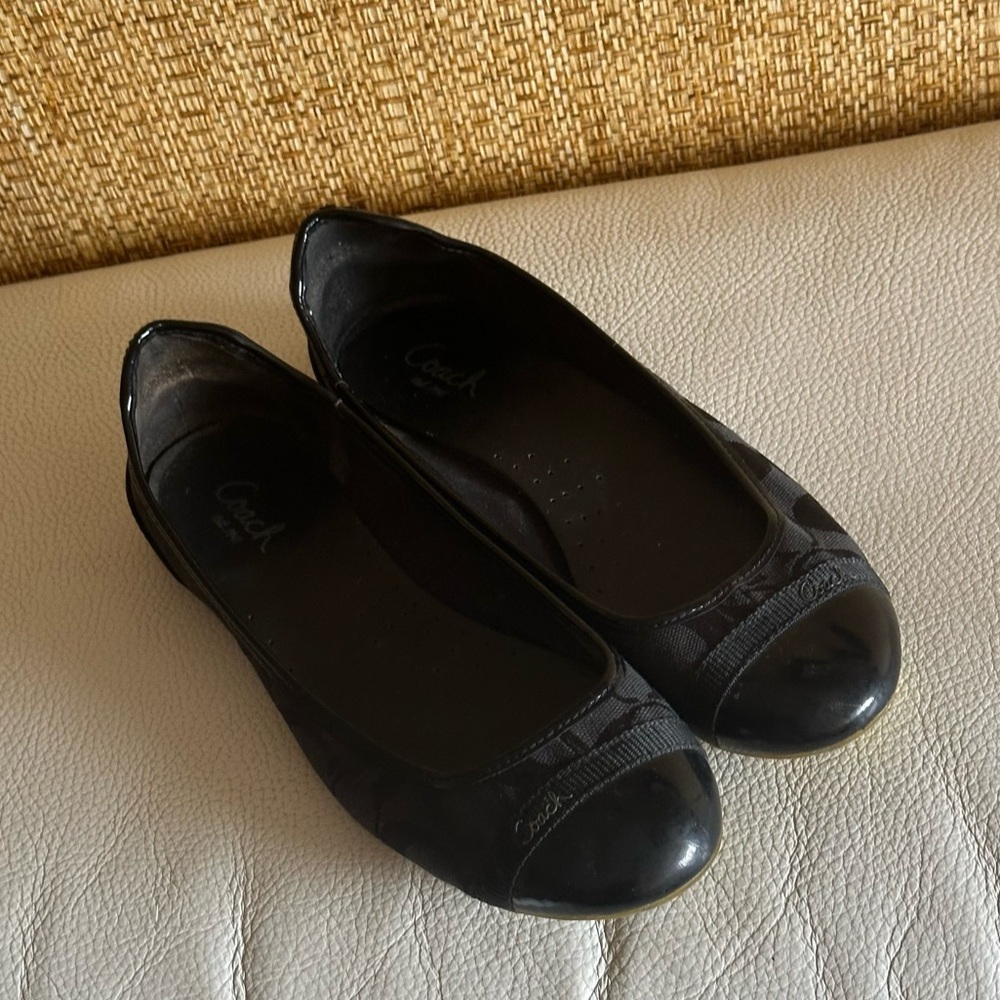 COACH Flats Black Patent Leather and Canvas with Logo/Print Coach. Size 8.5.